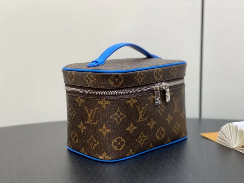 LX Cosmetic Bags EyeCatching 2408