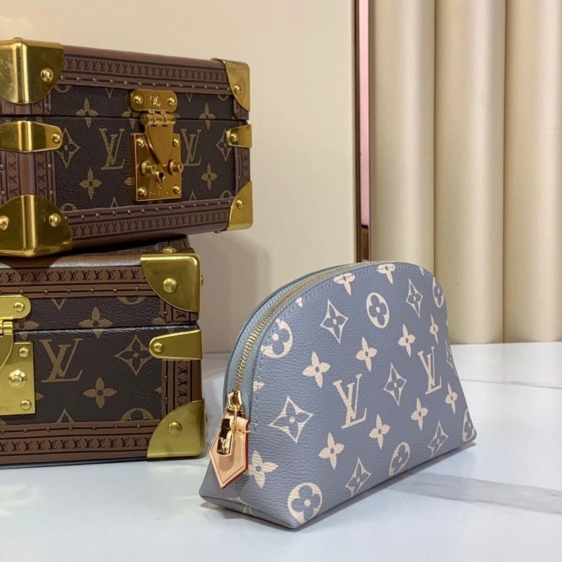 Durable LX Cosmetic Bags 2374