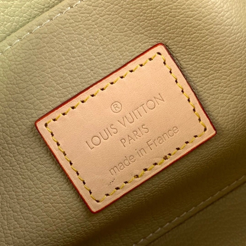 Durable LX Cosmetic Bags 2374