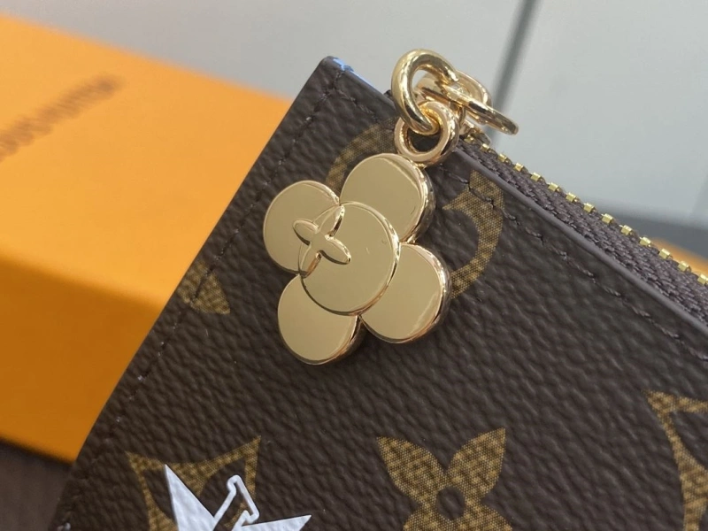 Trendsetting LX Wallets 2155