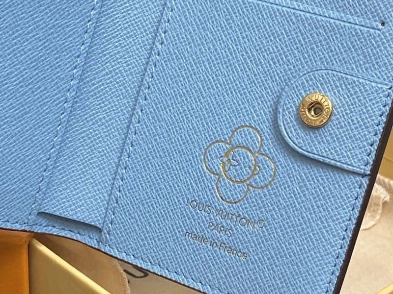 Trendsetting LX Wallets 2155