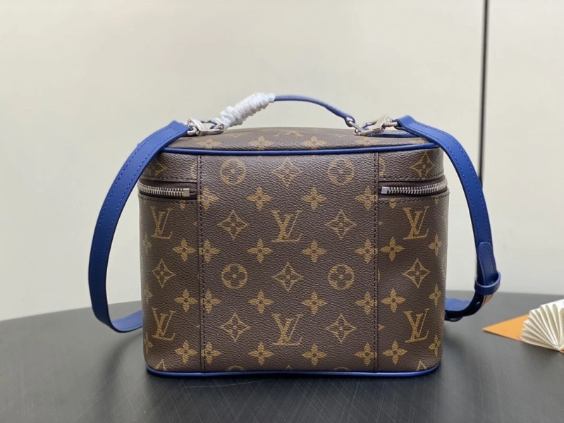 LX Cosmetic Bags Refined 2380