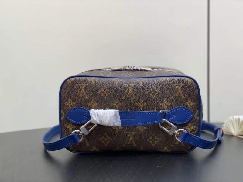 LX Cosmetic Bags Refined 2380
