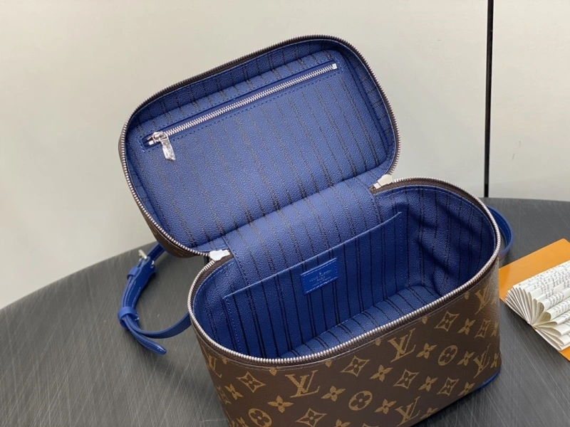 LX Cosmetic Bags Refined 2380
