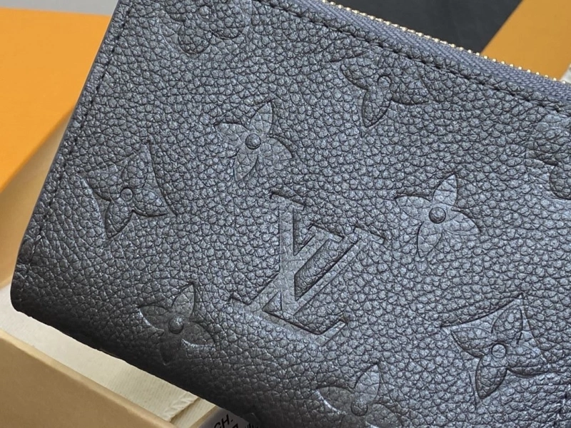 Sophisticated LX Wallets 2126