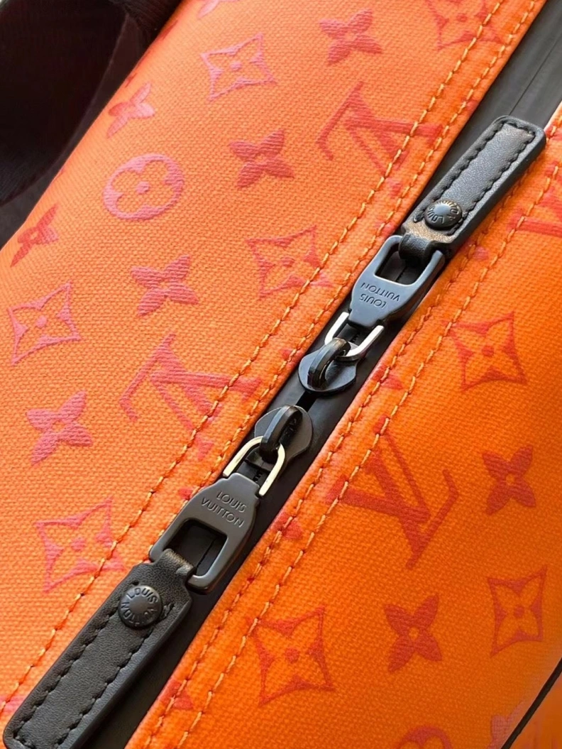 NewStyle LX Travel Bags 1388
