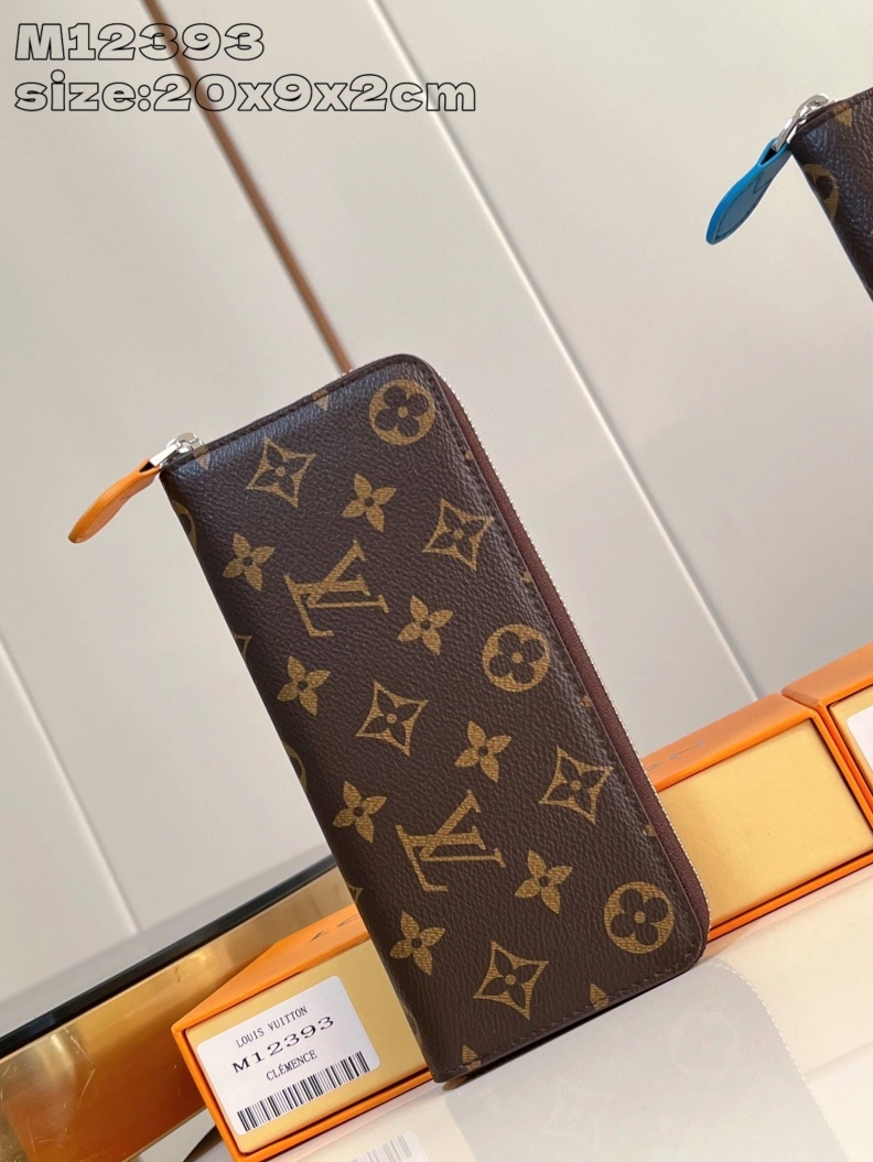 Versatile LX Wallets 1375