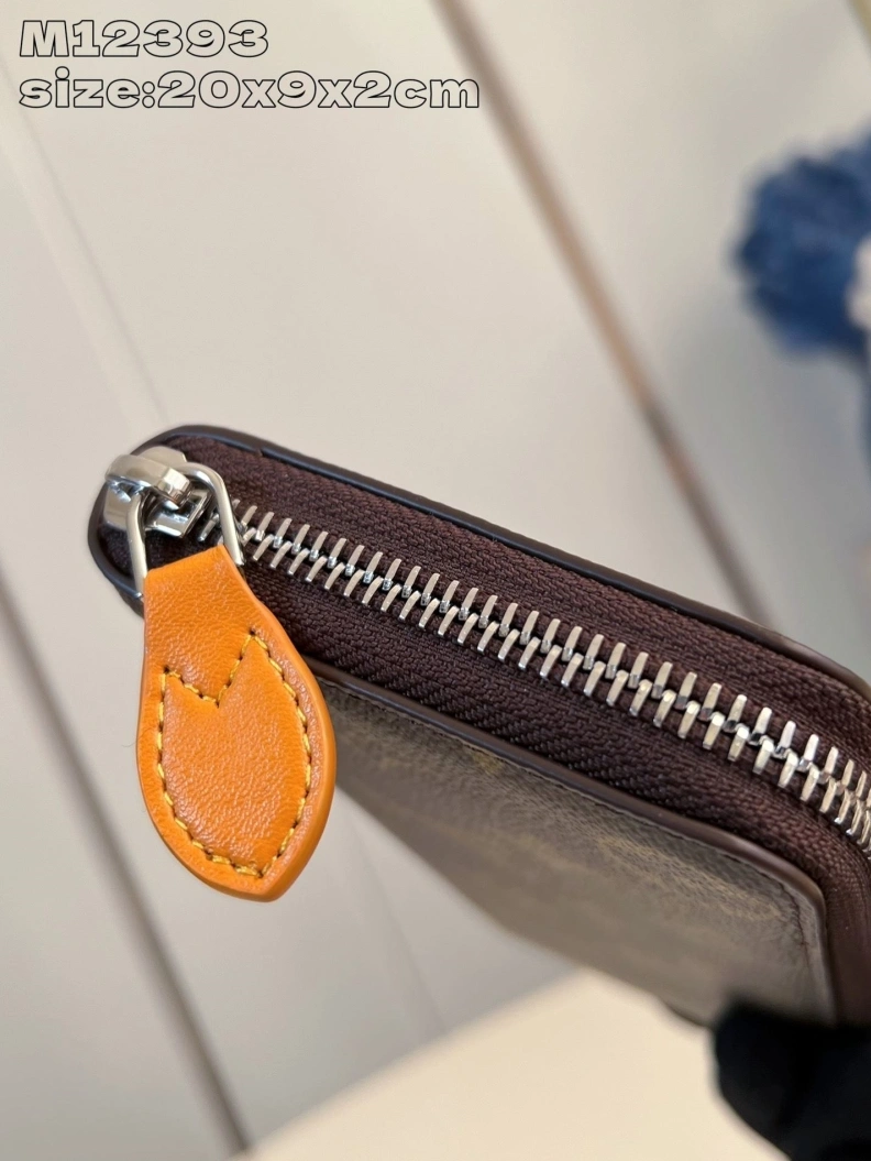 Versatile LX Wallets 1375