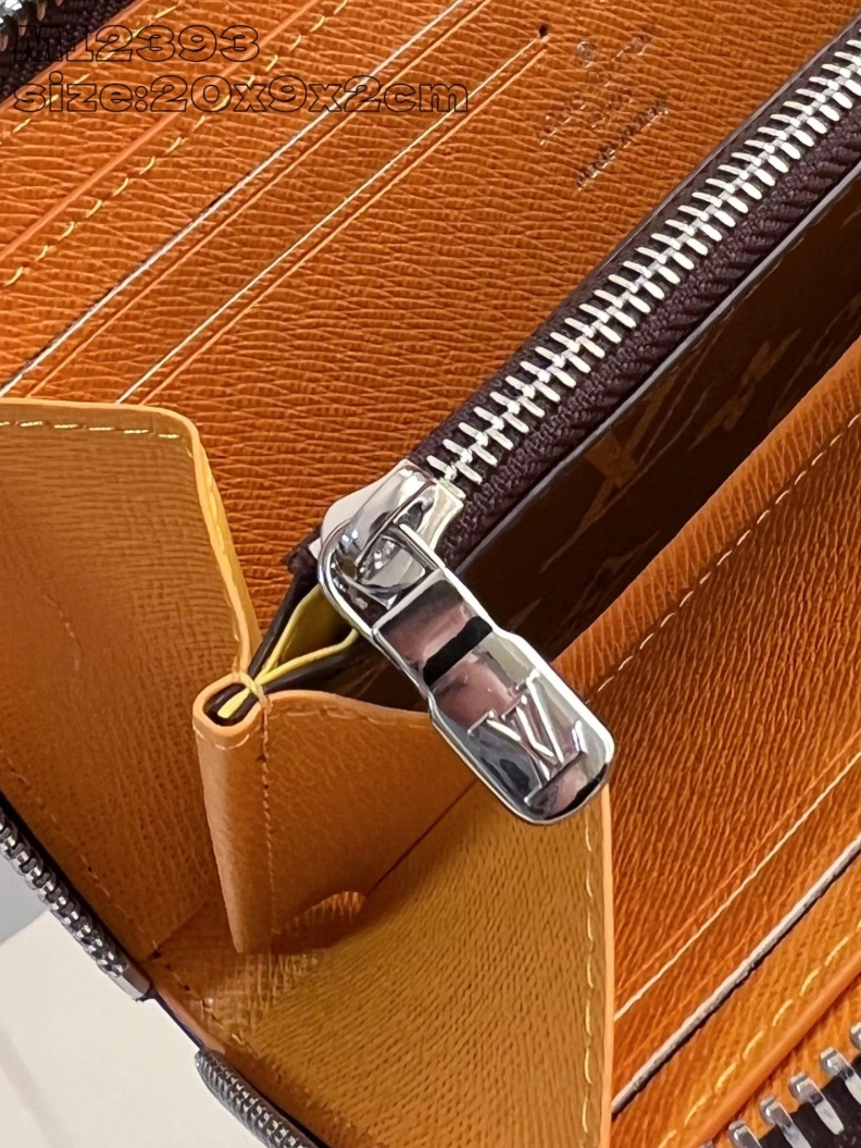 Versatile LX Wallets 1375