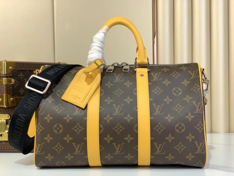 Trendsetting LX Travel Bags 1395
