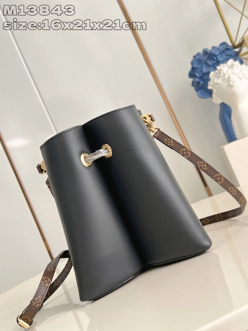 Minimalist LX Bucket Bags 1547