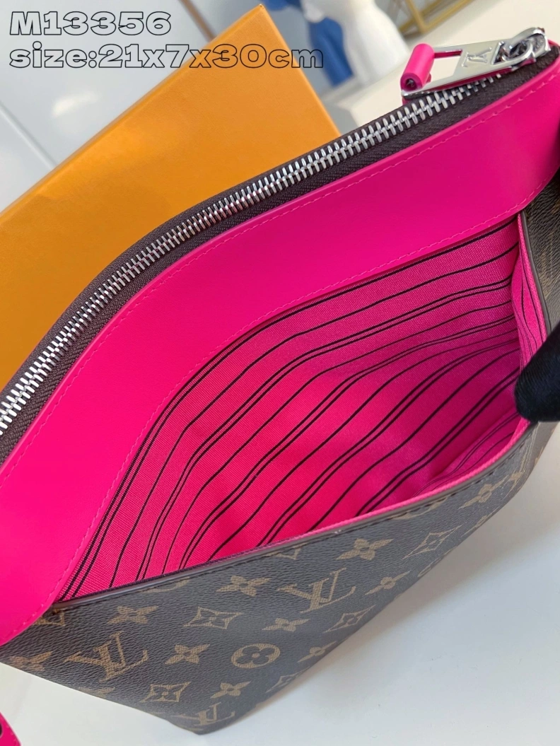 LX Clutch Bags StreetReady 1492