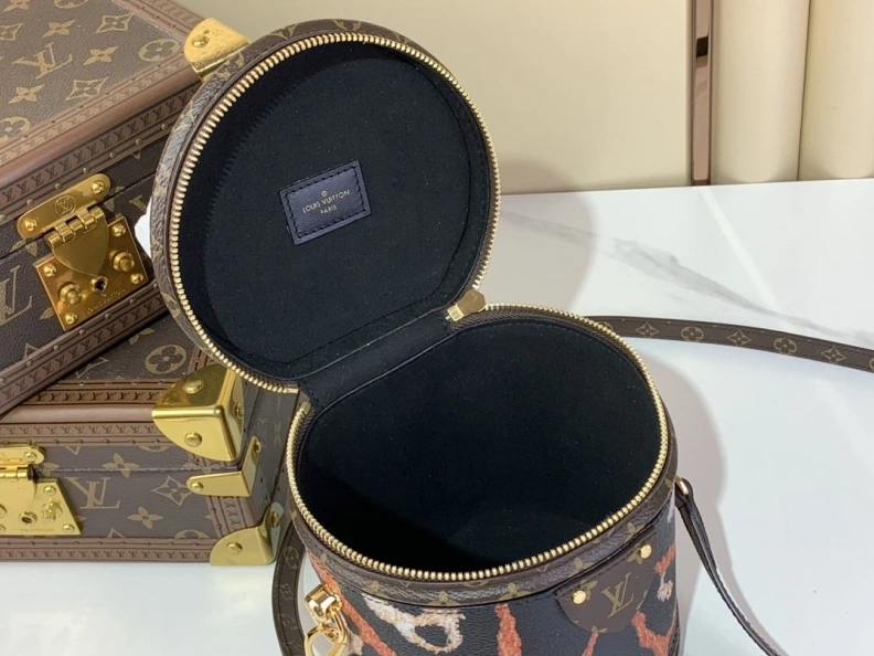 Unique LX Round Bags 1443