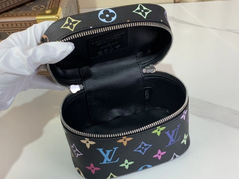Compact LX Cosmetic Bags 1481