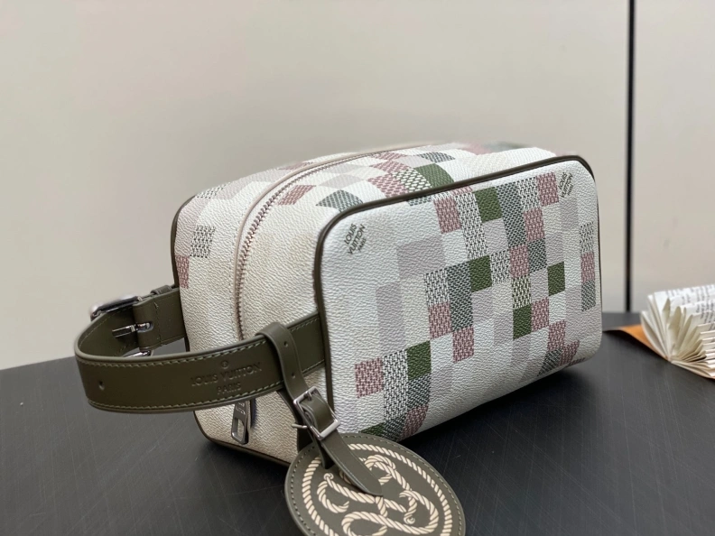 Minimalist LX Cosmetic Bags 1436