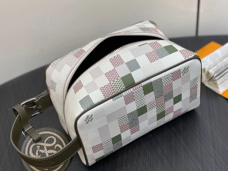 Minimalist LX Cosmetic Bags 1436
