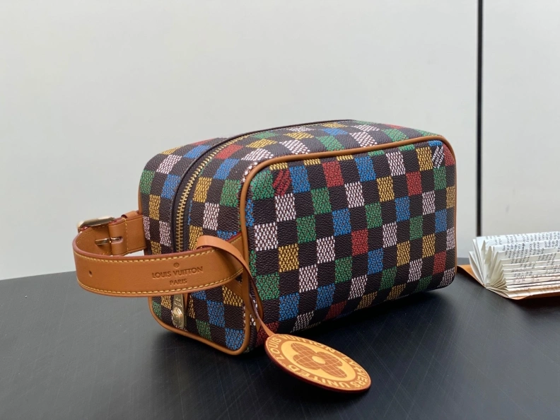 Comfortable LX Cosmetic Bags 1440