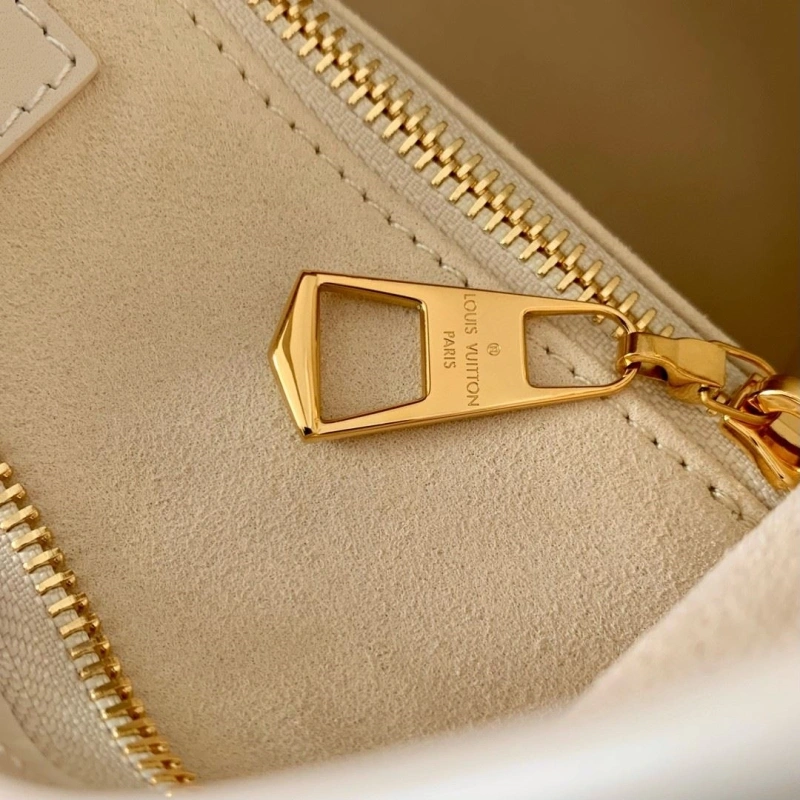 LX Top Handle Bags Sleek 4740