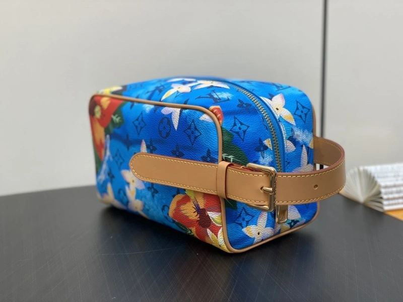 Affordable LX Cosmetic Bags 4914