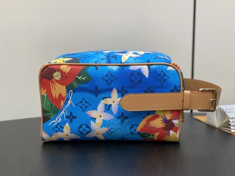 Affordable LX Cosmetic Bags 4914