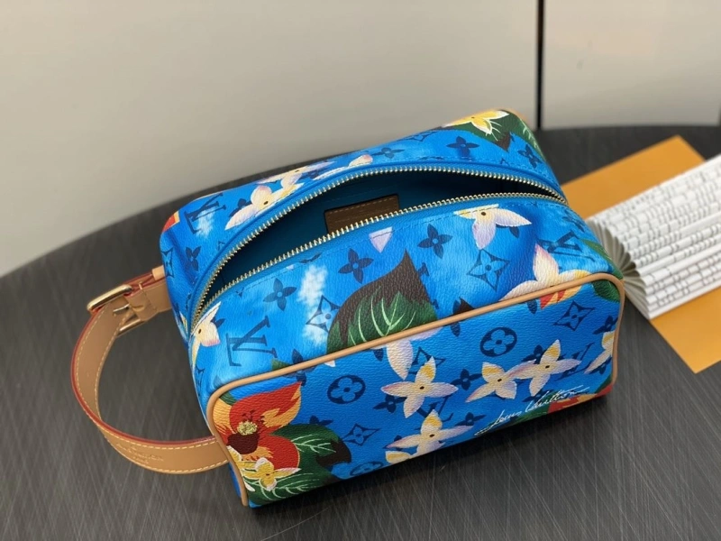 Affordable LX Cosmetic Bags 4914