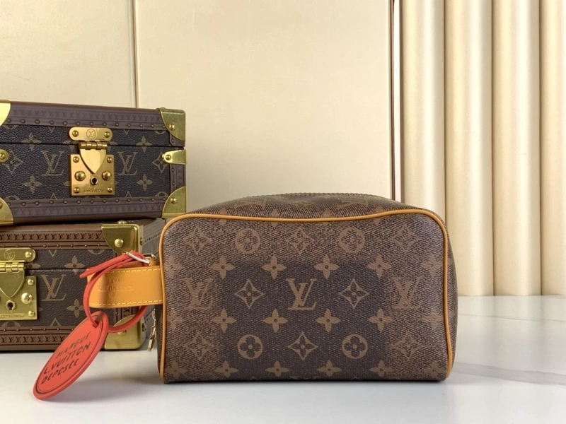 Lightweight LX Cosmetic Bags 4900