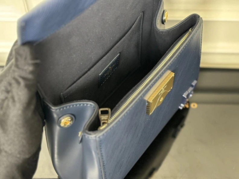 LX Top Handle Bags Bold 110