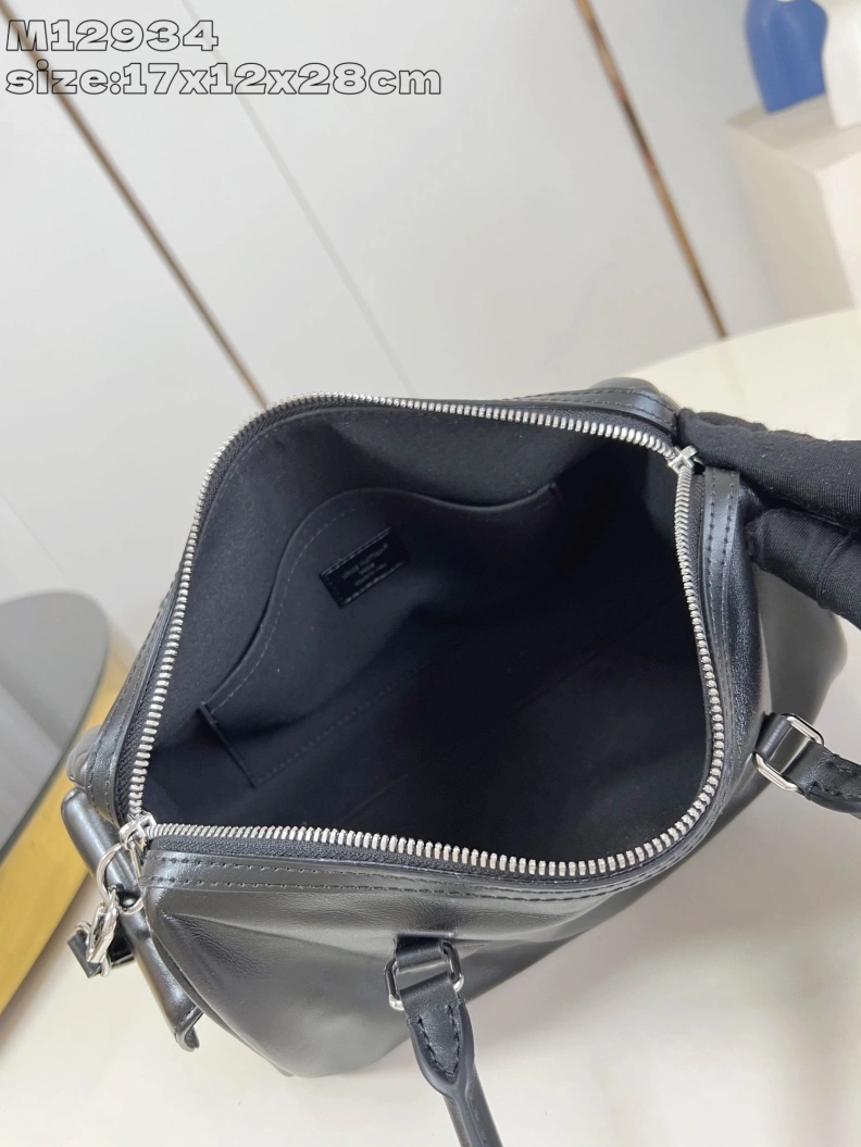 WellDesigned LX Top Handle Bags 105