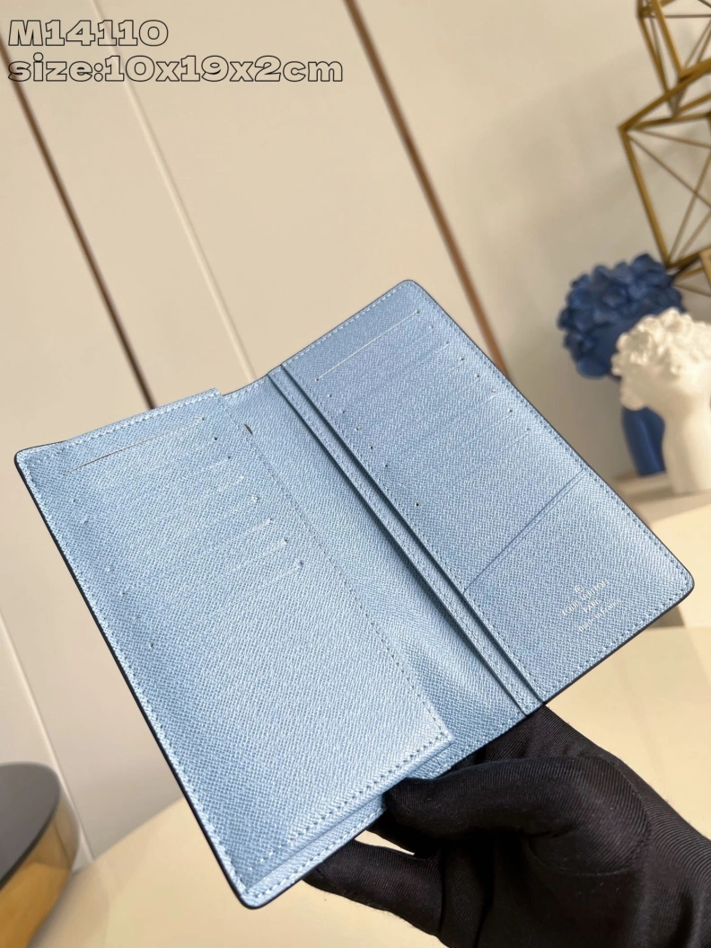 Lightweight LX Wallets 82