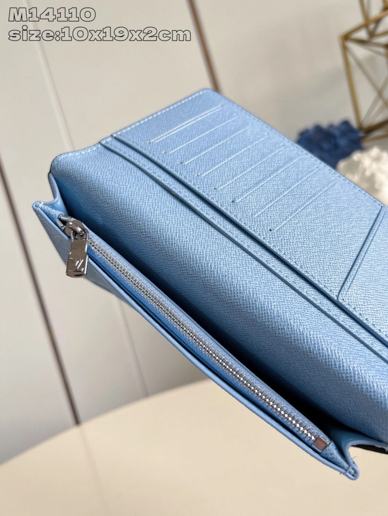 Lightweight LX Wallets 82