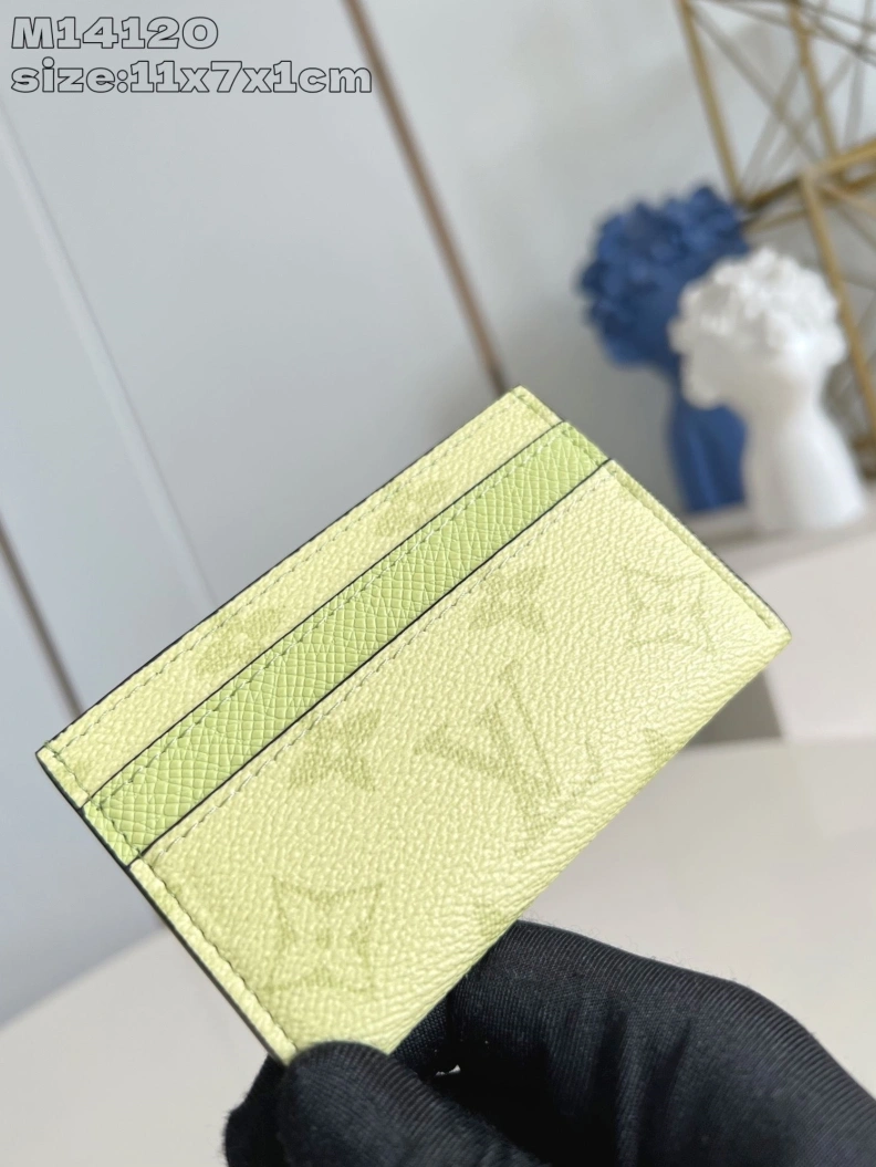Fashionable LX Wallets 84