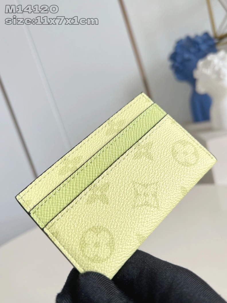 Fashionable LX Wallets 84