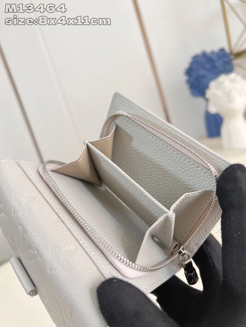 Modern LX Wallets 177