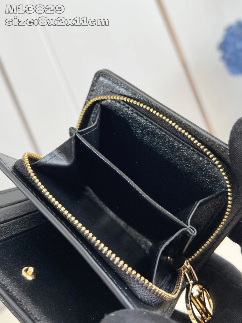 LX Wallets Resilient 49