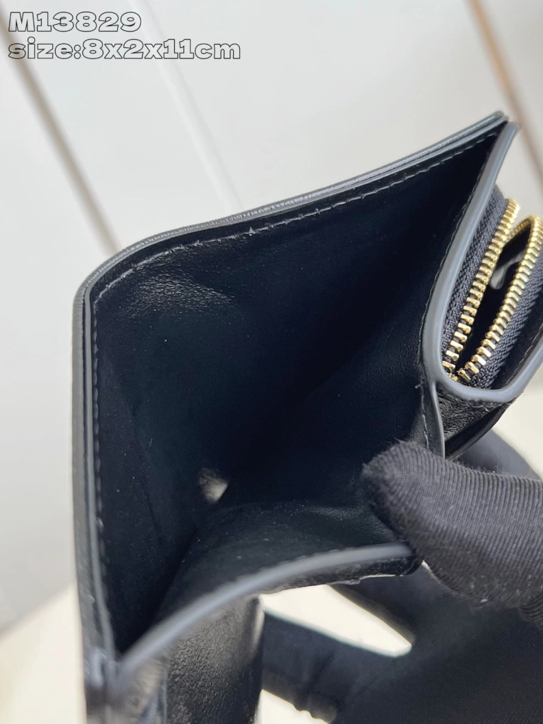 LX Wallets Resilient 49