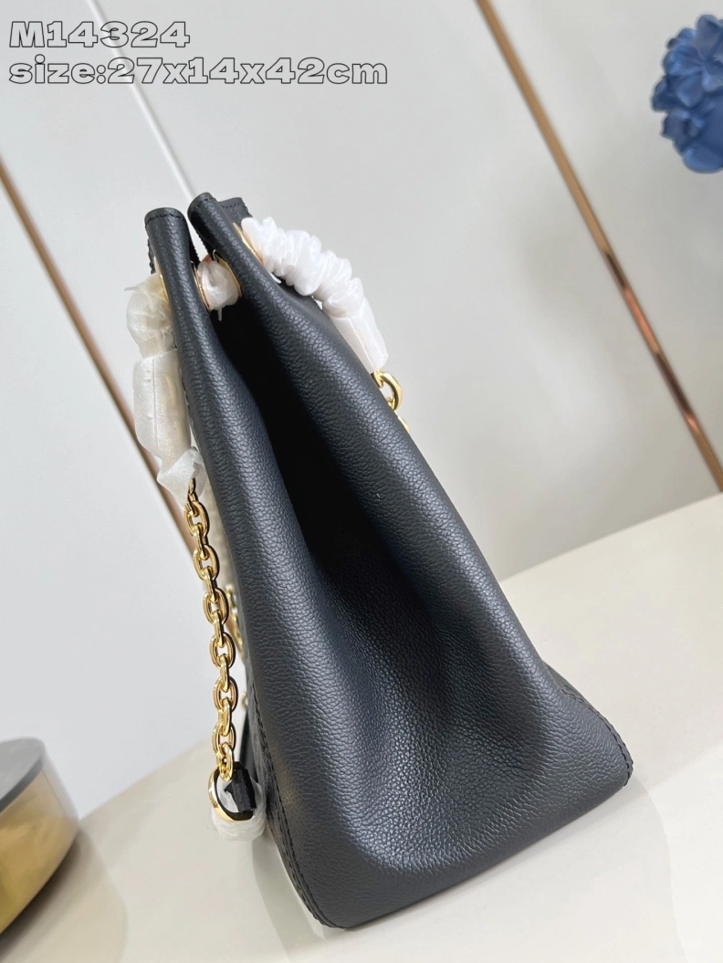 Trendsetting LX Top Handle Bags 112