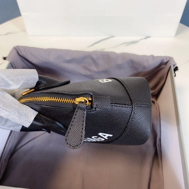 Bxlxnciaga Ville Top Series Bags Bold 85316