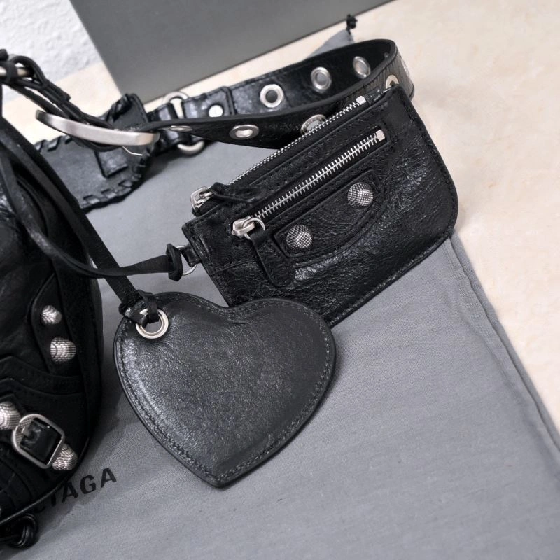 Reliable Bxlxnciaga Bucket Bags 85936
