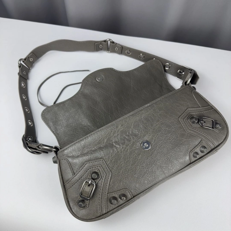Versatile Bxlxnciaga Satchel Bags 84215