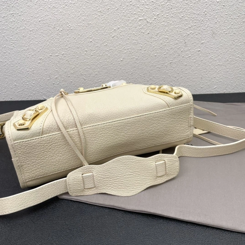 HighQuality Bxlxnciaga Top Handle Bags 84131