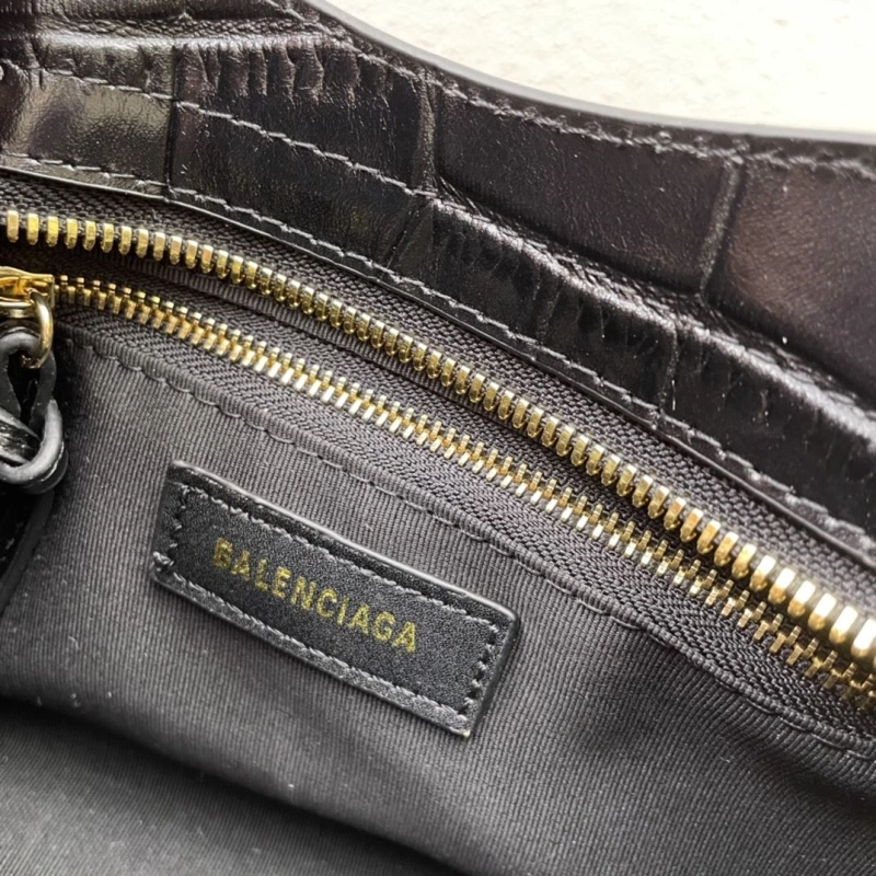 Flexible Bxlxnciaga Top Handle Bags 84101