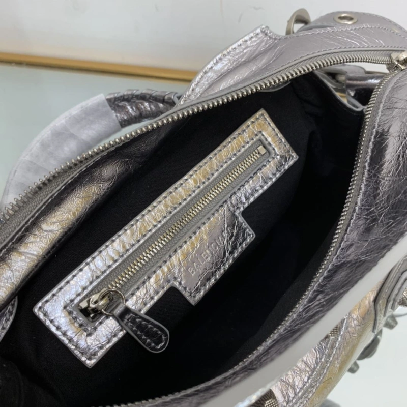 Bxlxnciaga Top Handle Bags Resilient 84077