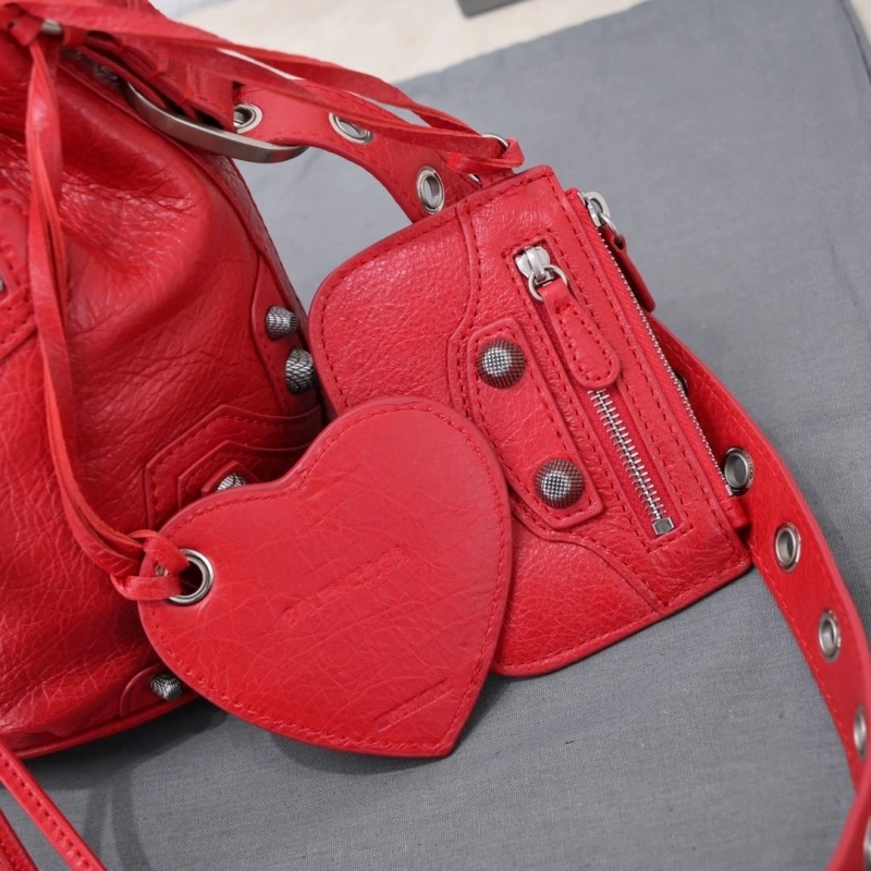 Fashionable Bxlxnciaga Bucket Bags 84576