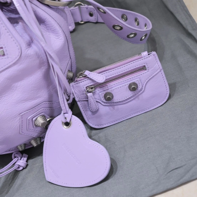 Bxlxnciaga Bucket Bags Compact 84573