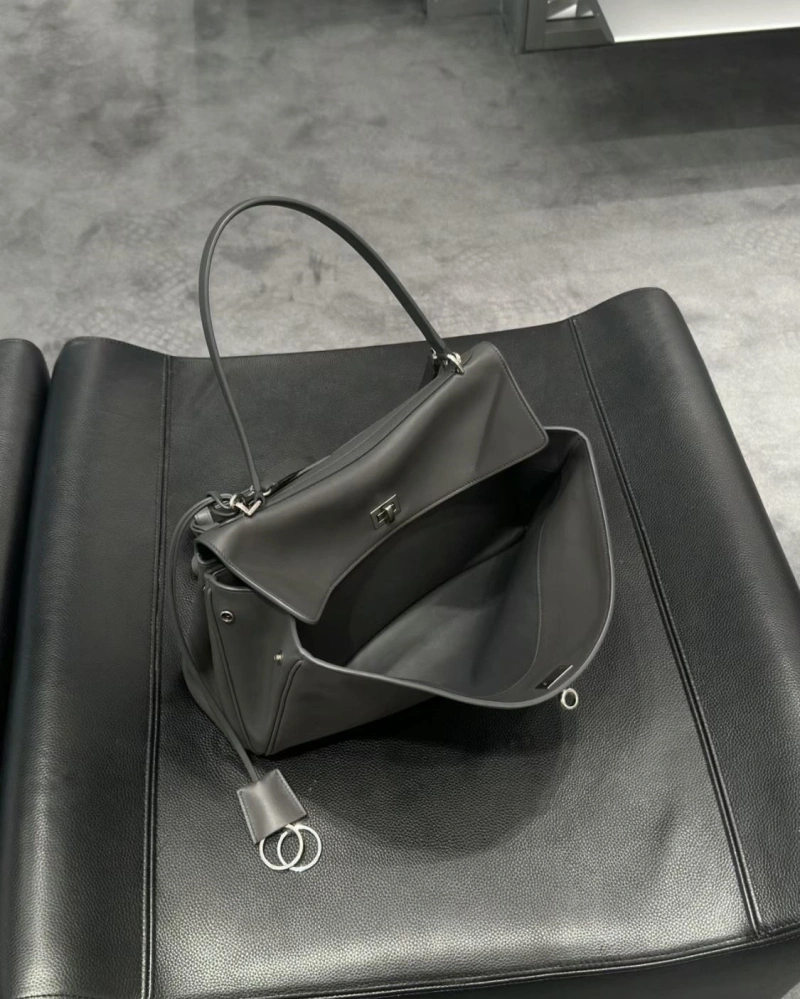 ModernLook Bxlxnciaga Top Handle Bags 84014