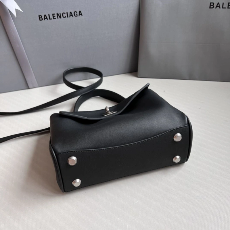 Bxlxnciaga Top Handle Bags Vibrant 84017