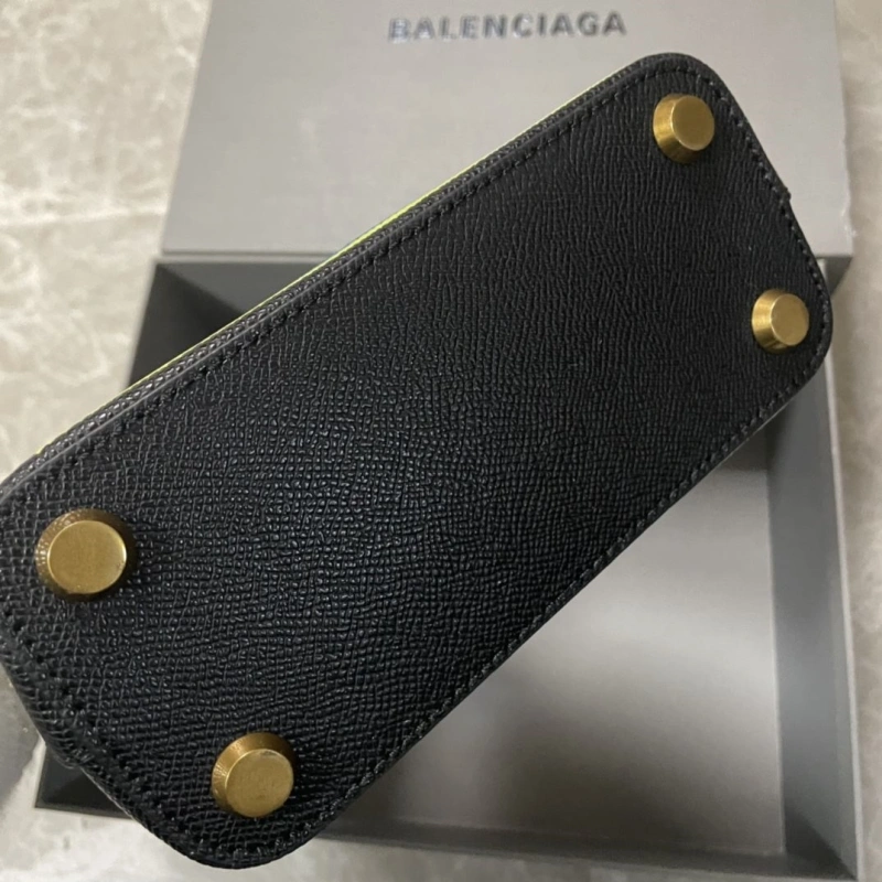 Resilient Bxlxnciaga Top Handle Bags 84008
