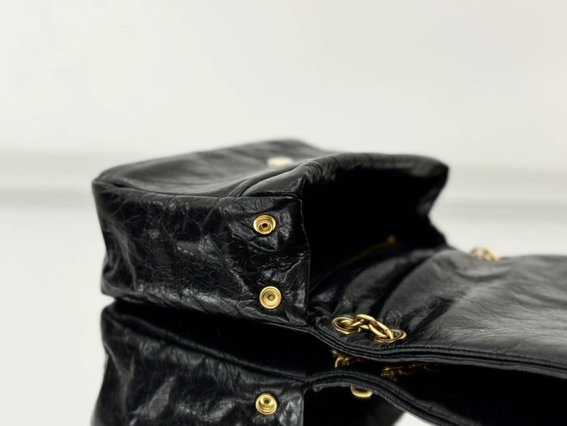 WellDesigned Bxlxnciaga Top Handle Bags 83987