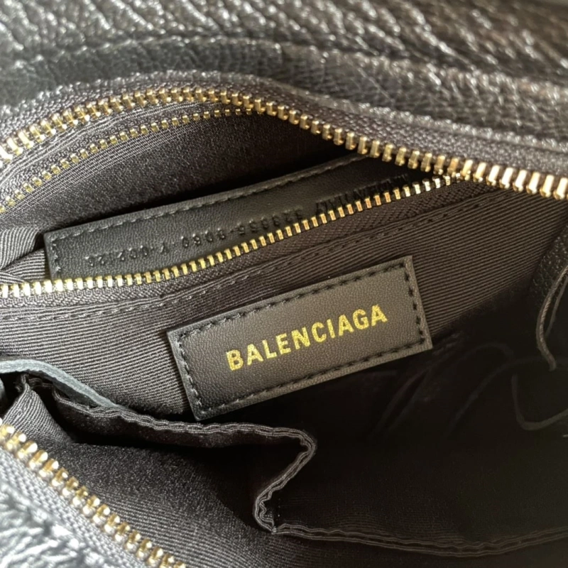 StreetReady Bxlxnciaga Top Handle Bags 83920