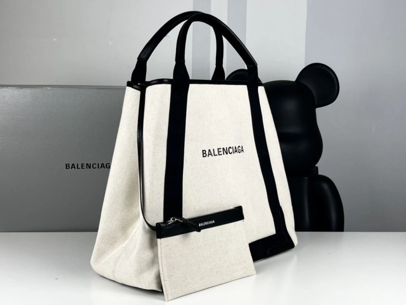 ModernLook Bxlxnciaga Shopping Bags 84160